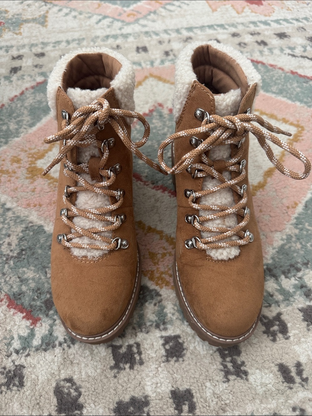 Women's Tan Sherpa-Lined Lace-Up Hiker Boots